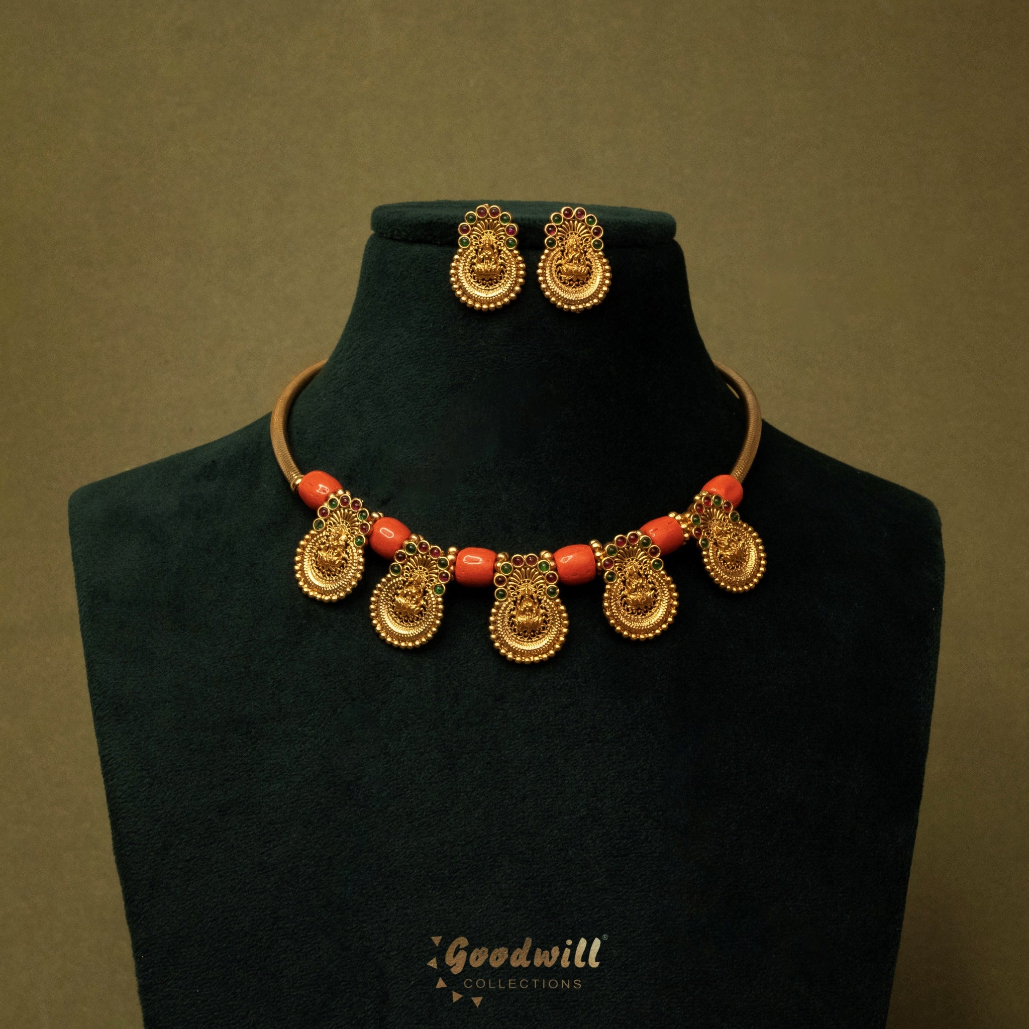 TRADITIONAL MOHINI NECKLACE SET 8