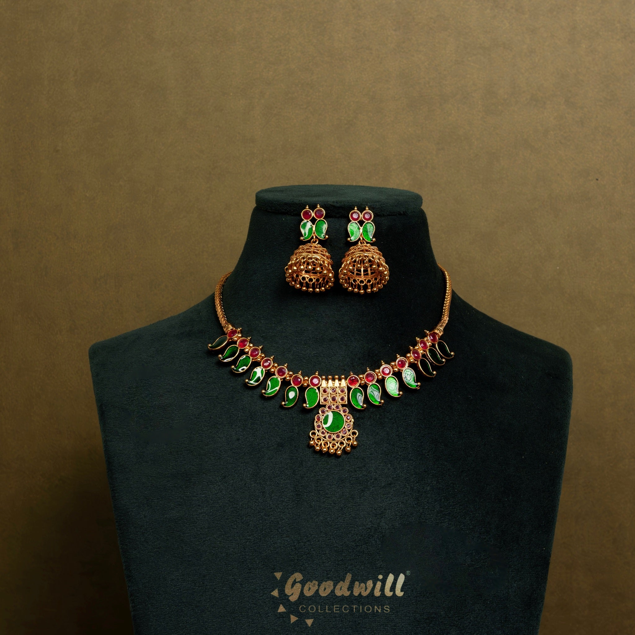 TRADITIONAL PALAKKA DESIGN NACKLACE SET 7