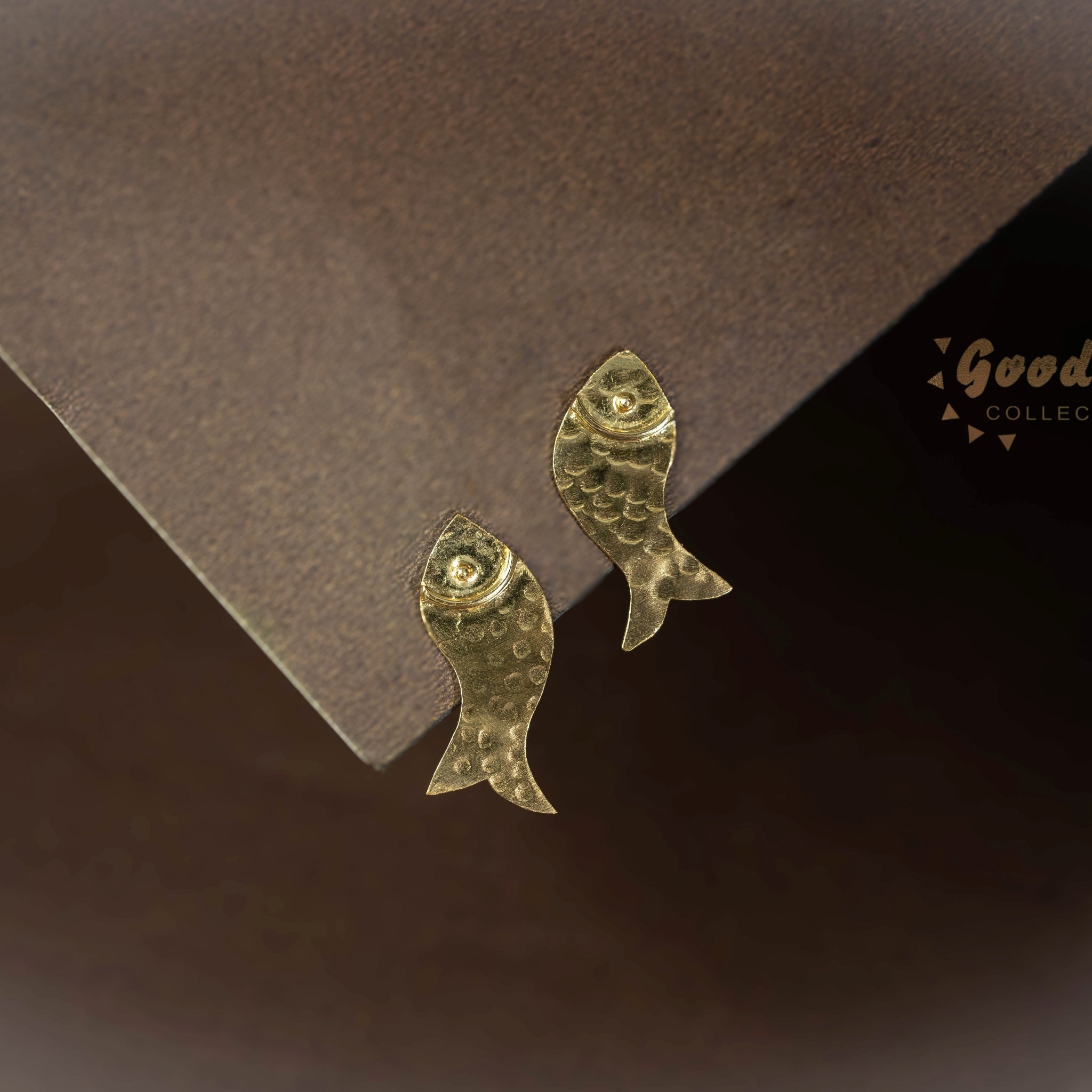 FISH SHAPED STUD EARRINGS