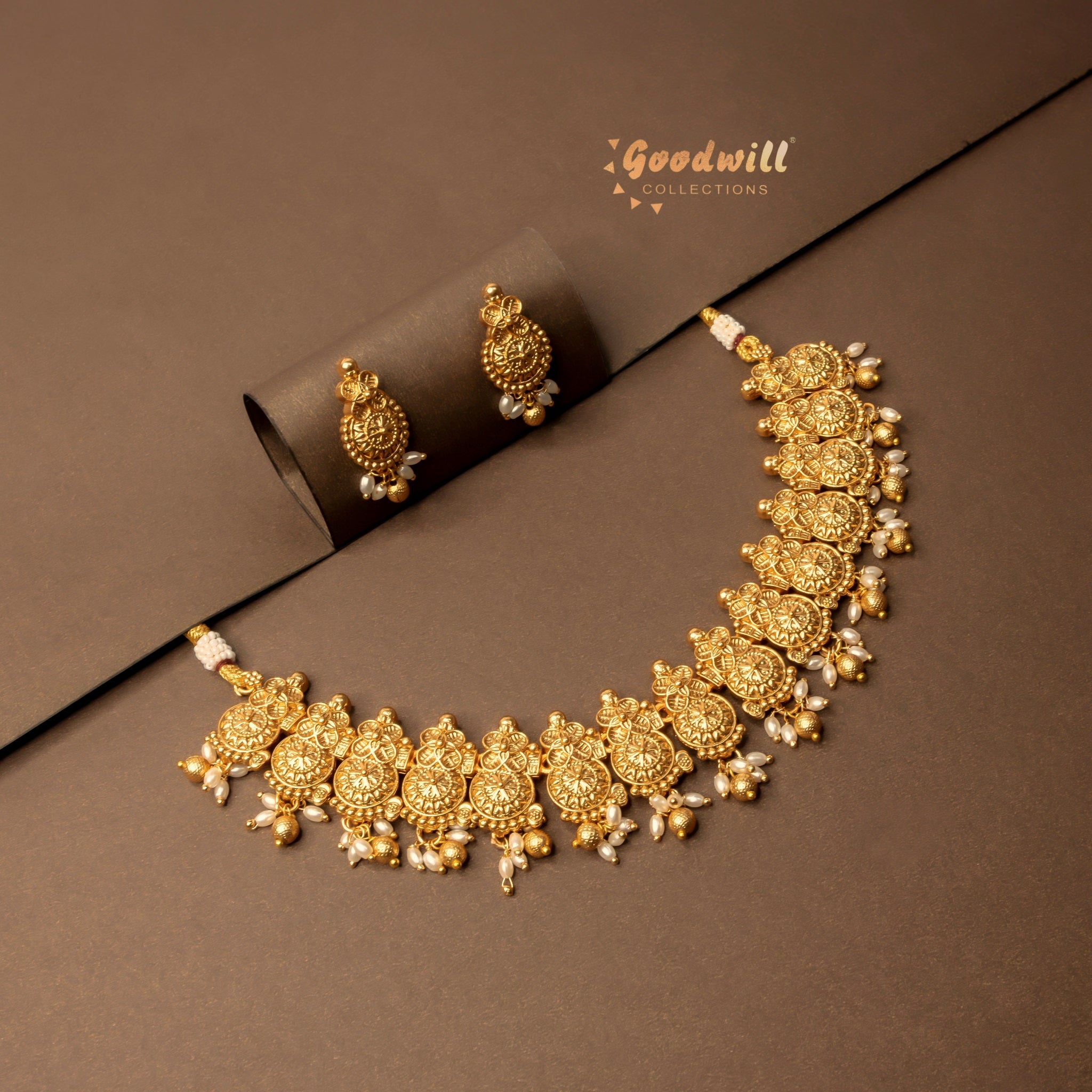 CLASSIC GOLD NECKLACE SET