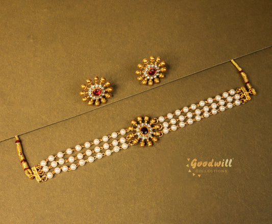 ROUND THREE LAYER PEARL CHOKER SET