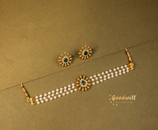 GOPI THREE LAYER PEARL CHOKER SET