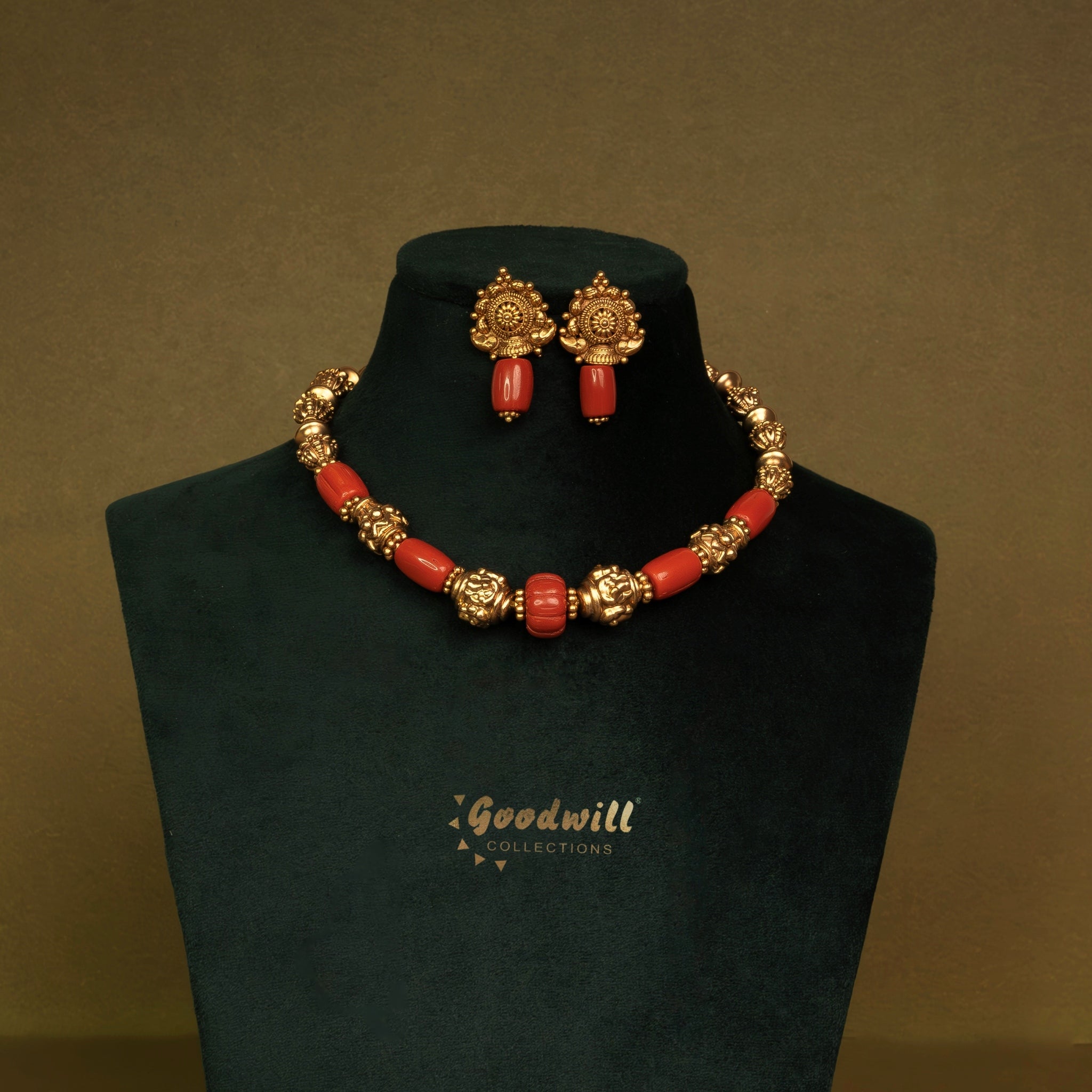 TRADITIONAL MOHINI NECKLACE SET 10